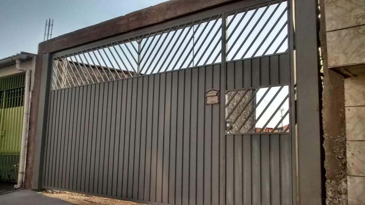 Estrutura metálica finalizada em residência